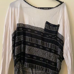 Light weight long sleeve T-shirt perfect for fall.